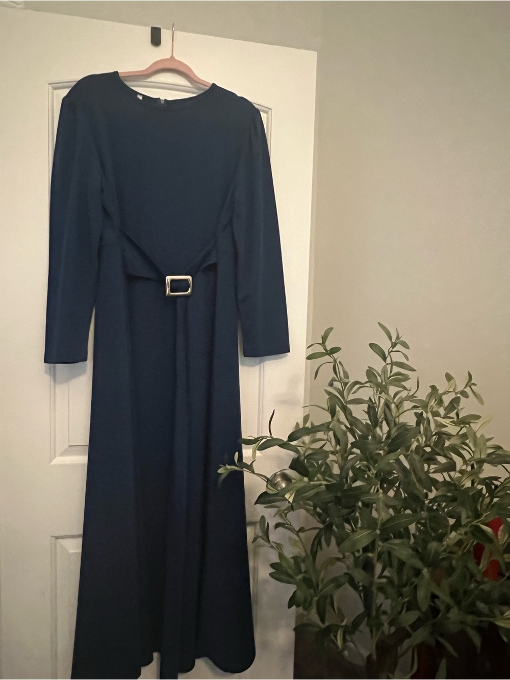 Elegant Navy Long-Sleeve Belted Maxi Dress Size 48